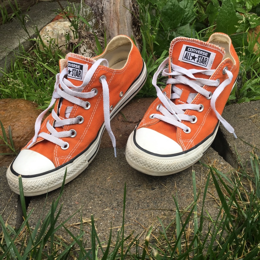 Converse All Star orange chucks.Men’s 8 / women 10